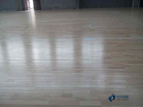 國(guó)產(chǎn)籃球地板施工步驟3