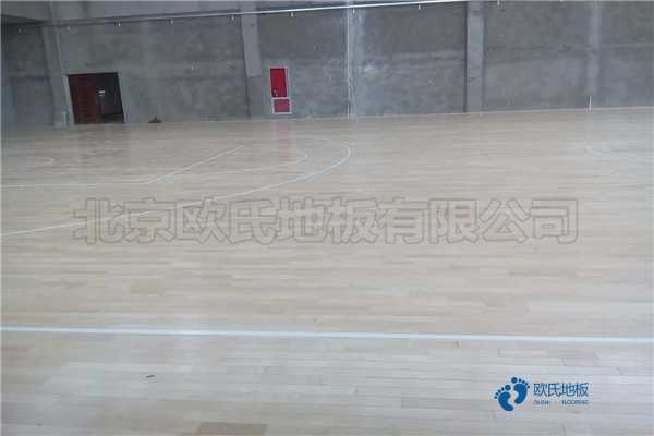 國(guó)產(chǎn)籃球地板施工步驟1