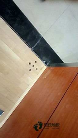 國標(biāo)體育運(yùn)動木地板施工團(tuán)隊(duì)1